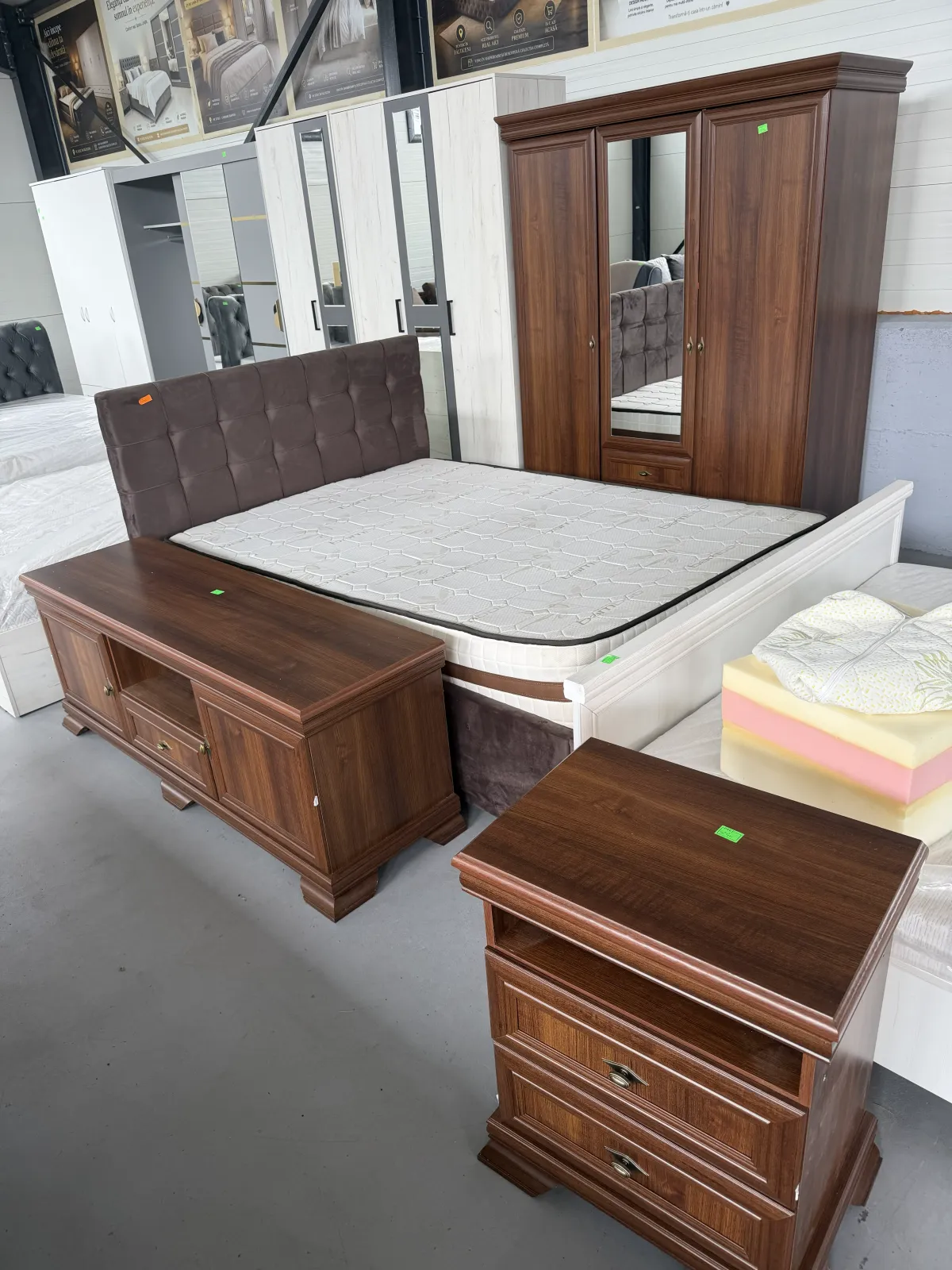 mobila-dormitor-suceava-modele-pe-stoc.